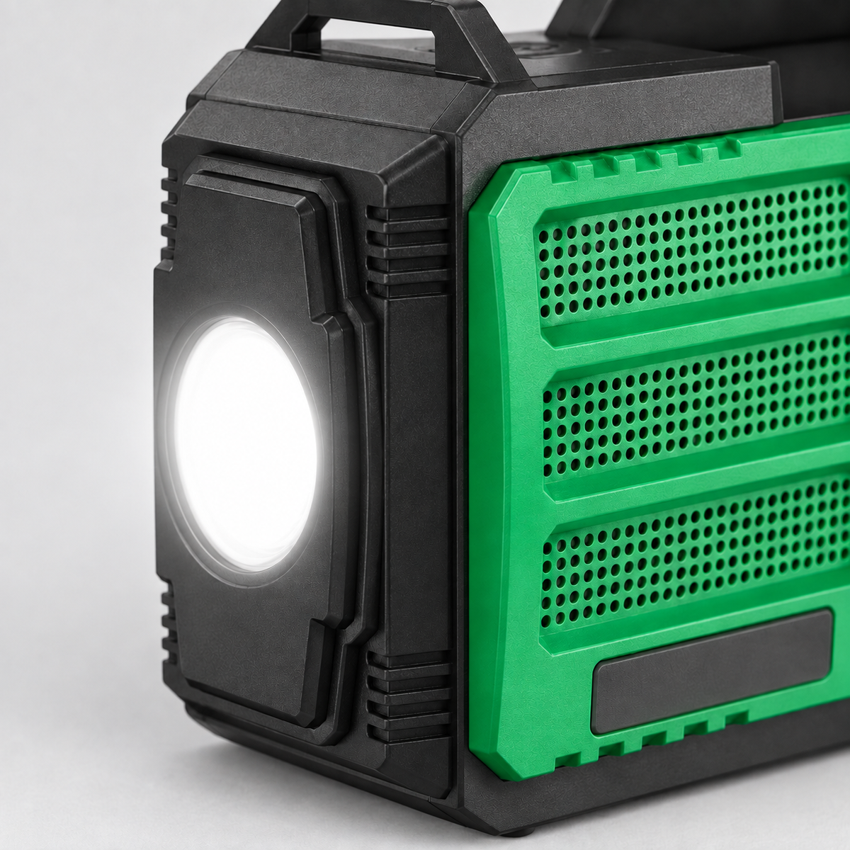 Radio AM/FM rechargeable avec éclairage et manivelle, détail