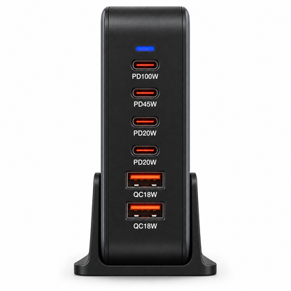 Vue de face des quatre ports USB-C et deux ports USB-A de la station de charge