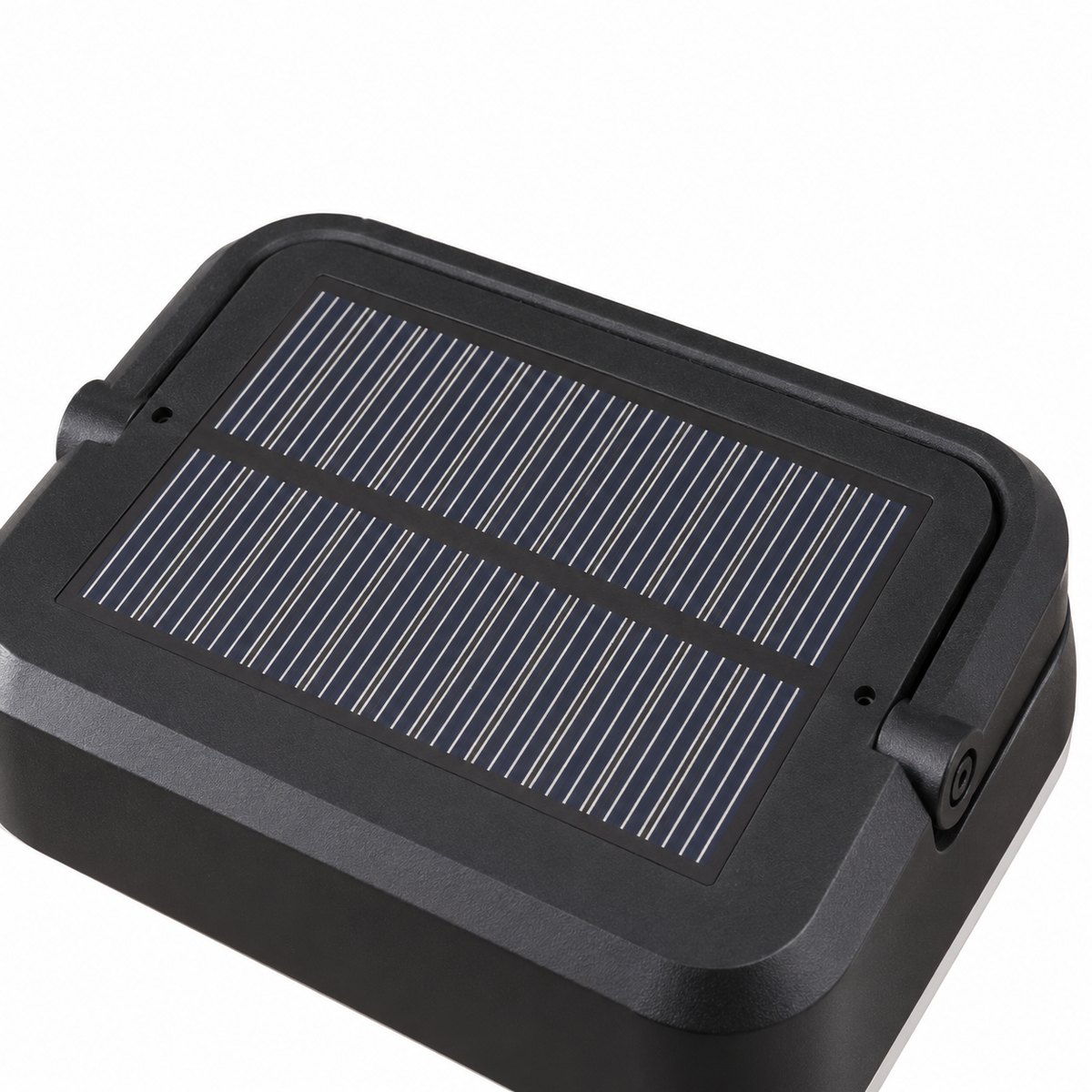 Détail du panneau solaire arrière, du cadre et de l’articulation du support
