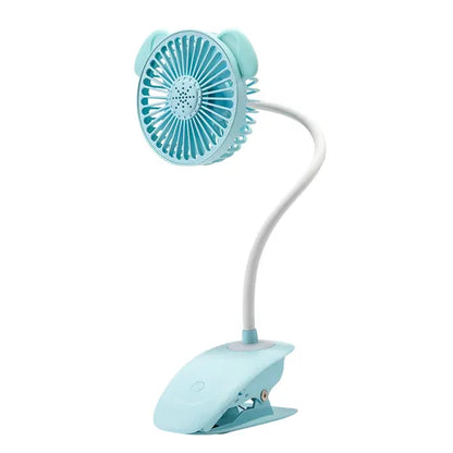 Ventilateur de bureau USB bleu à pince sur fond blanc